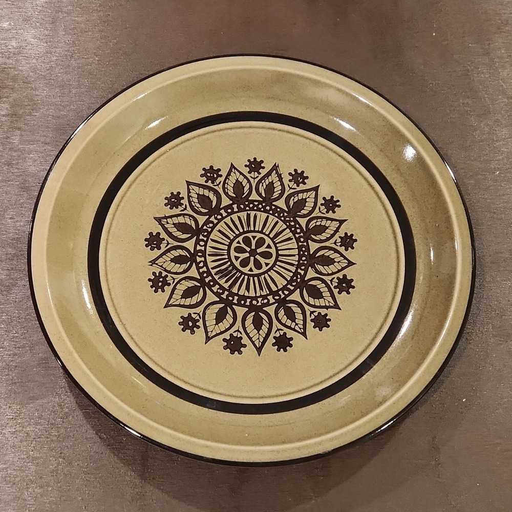 Fashion Manor Seacrest Stoneware Dinner Plate Mandala Pattern Beige Brown Japan